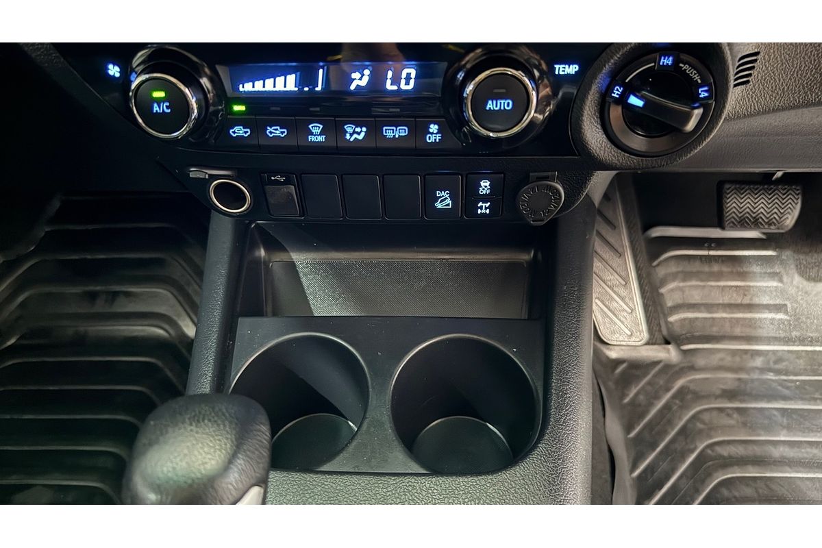 2020 Toyota Hilux SR5 GUN126R 4X4