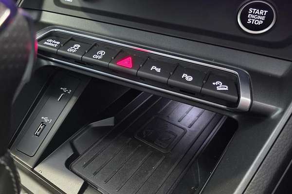 2020 Audi Q3 40 TFSI S line F3