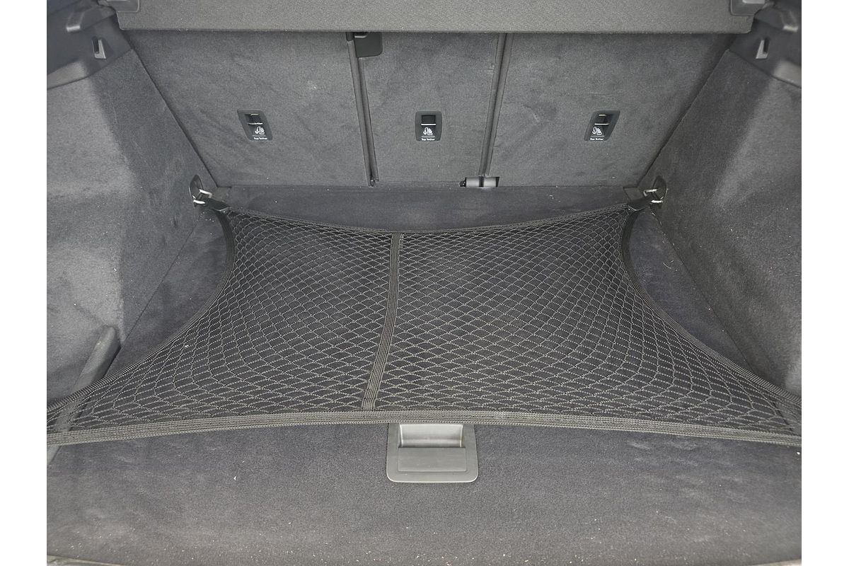 2020 Audi Q3 40 TFSI S line F3