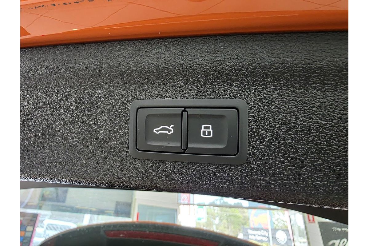 2020 Audi Q3 40 TFSI S line F3