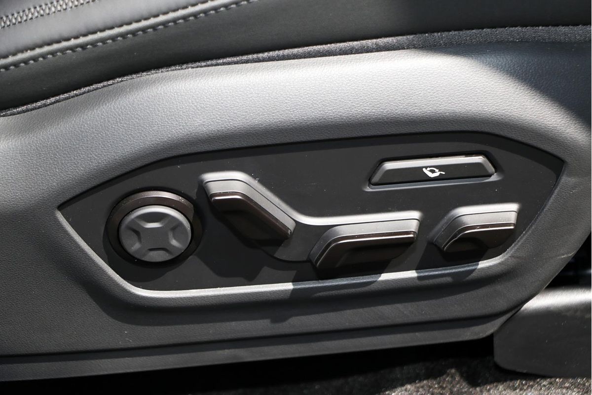 2025 Hyundai Santa Fe Calligraphy MX5.V1