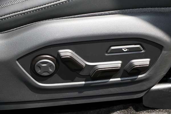 2025 Hyundai Santa Fe Calligraphy MX5.V1