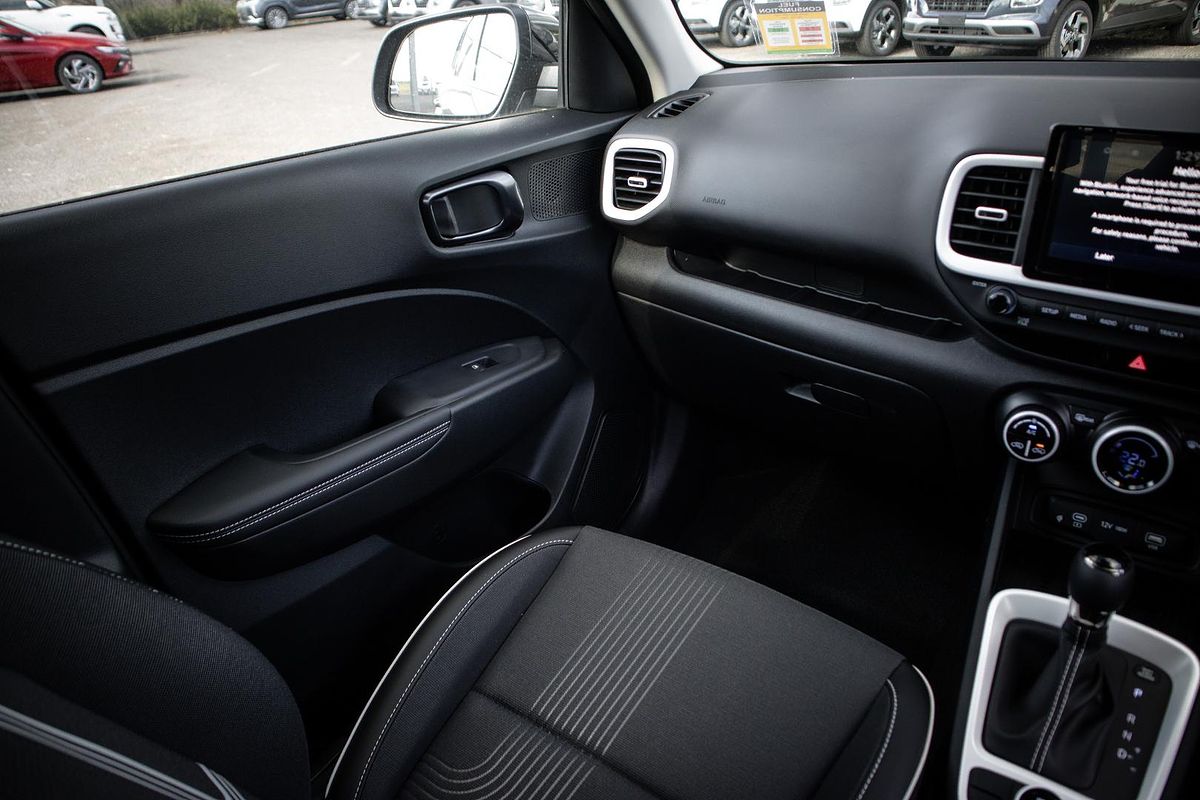 2025 Hyundai Venue Elite QX.V5