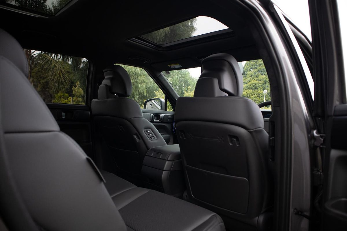 2025 Hyundai Santa Fe Hybrid Calligraphy MX5.V2