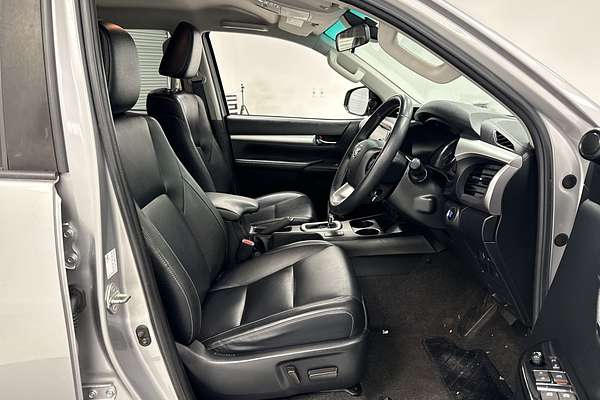 2020 Toyota Hilux SR5 GUN126R 4X4