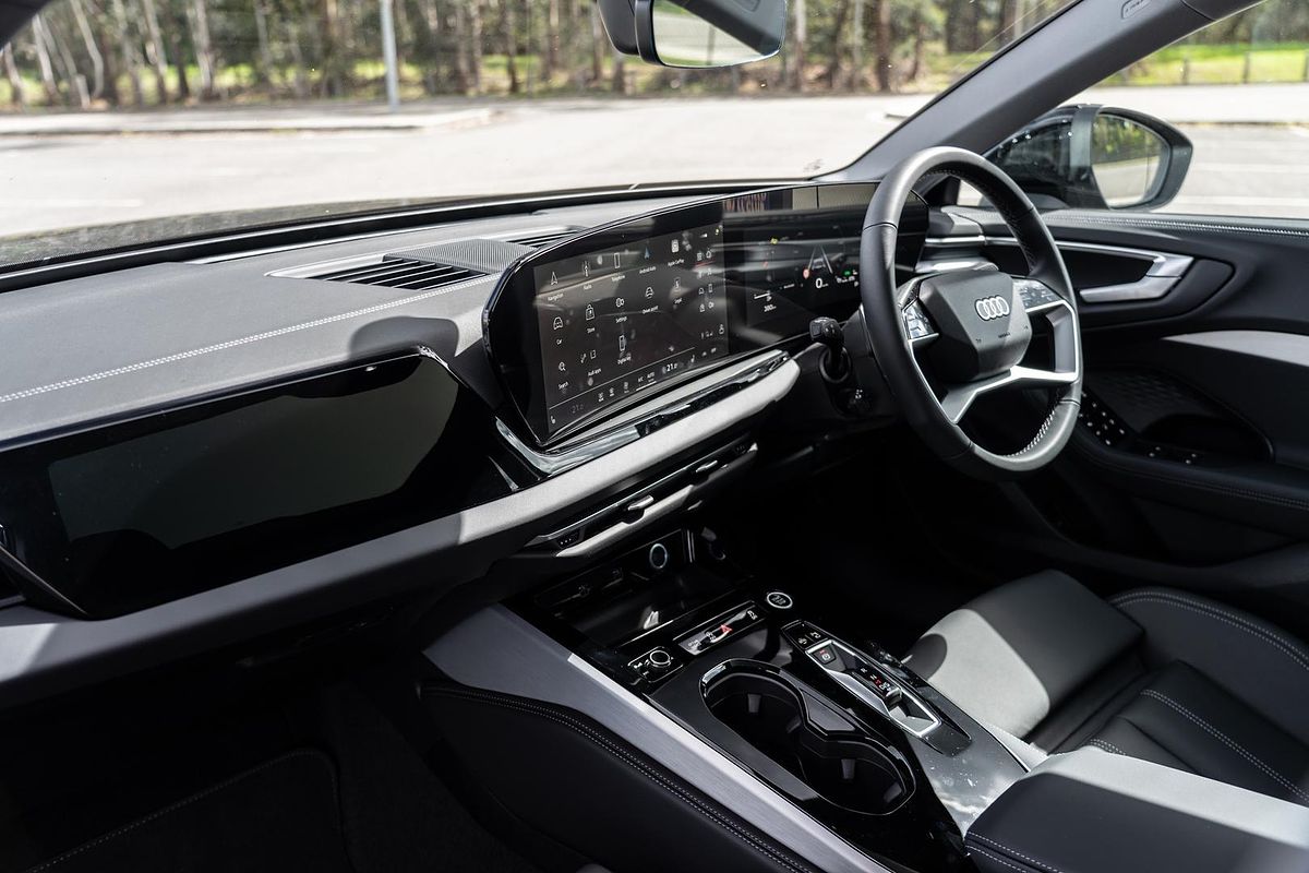 2025 Audi A5 TFSI 150kW S line B10