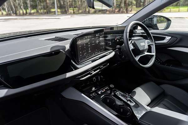 2025 Audi A5 TFSI 150kW S line B10