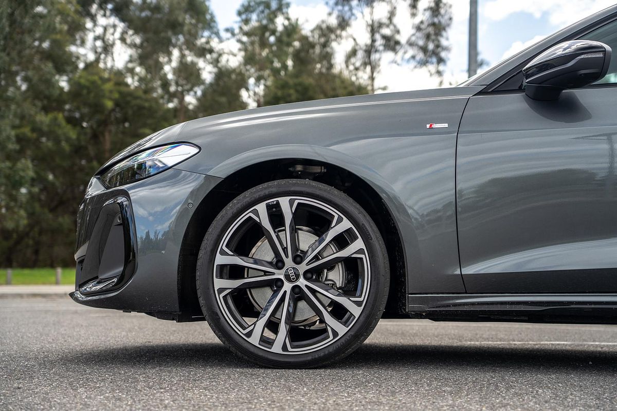 2025 Audi A5 TFSI 150kW S line B10