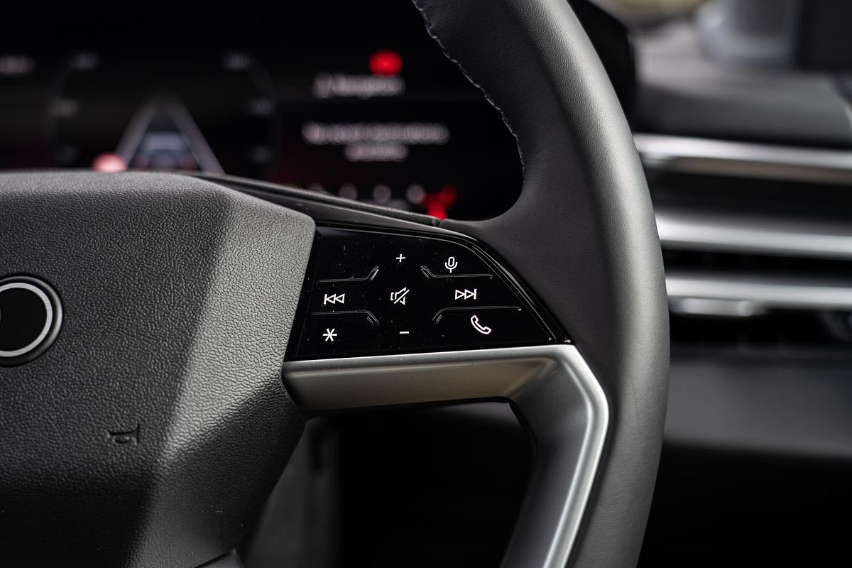 2025 Audi A5 TFSI 150kW S line B10