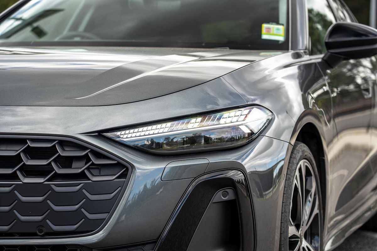 2025 Audi A5 TFSI 150kW S line B10