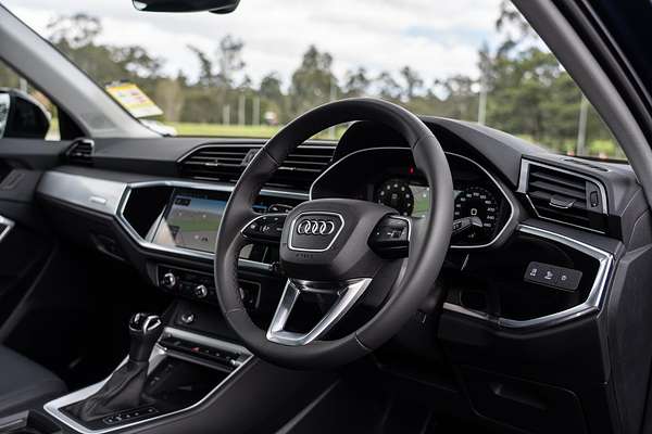 2025 Audi Q3 35 TFSI S line edition F3