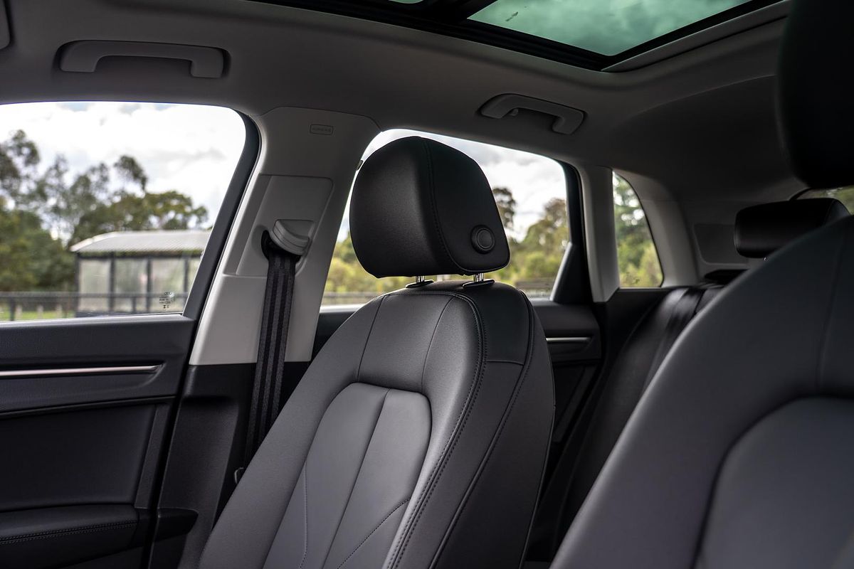 2025 Audi Q3 35 TFSI S line edition F3