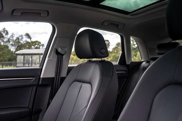 2025 Audi Q3 35 TFSI S line edition F3