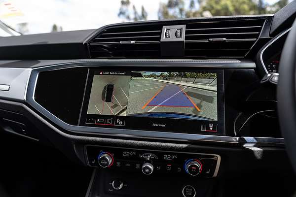 2025 Audi Q3 35 TFSI S line edition F3