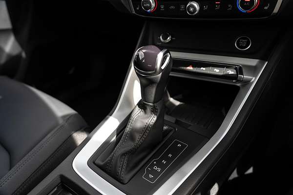 2025 Audi Q3 35 TFSI S line edition F3