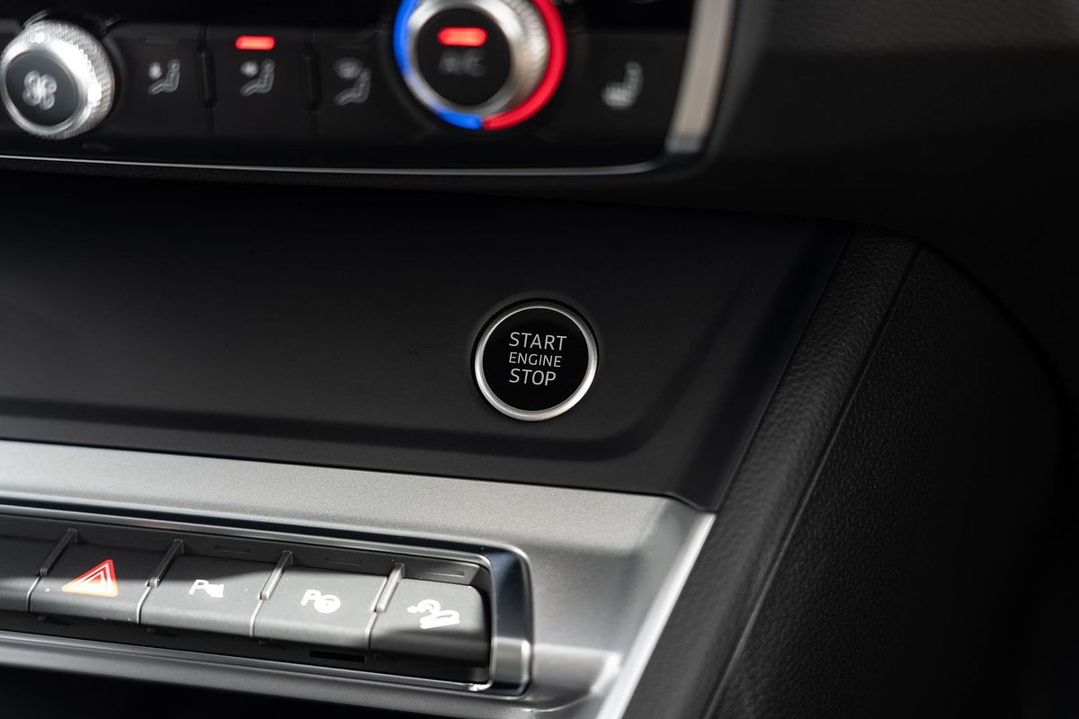 2025 Audi Q3 35 TFSI S line edition F3