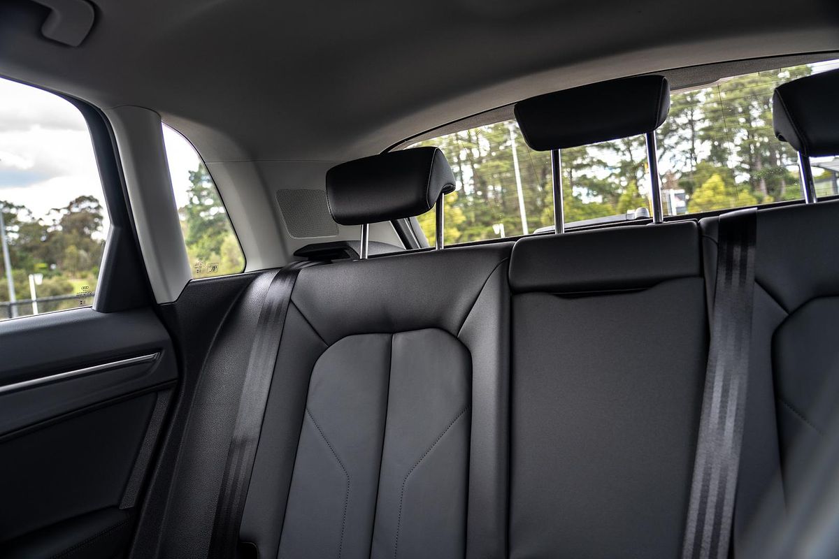 2025 Audi Q3 35 TFSI S line edition F3