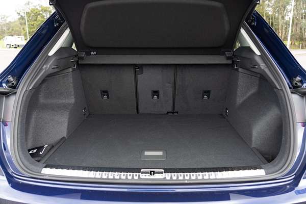 2025 Audi Q3 35 TFSI S line edition F3