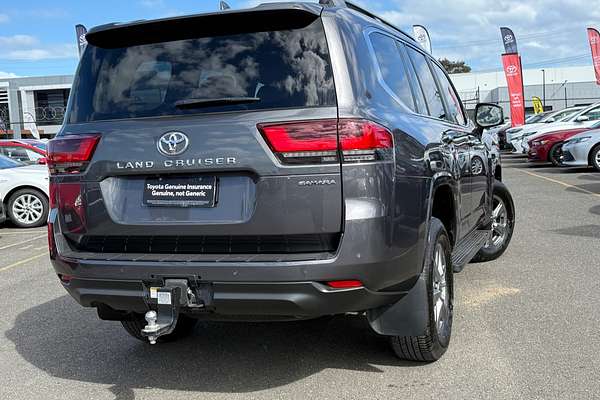 2023 Toyota Landcruiser Sahara FJA300R