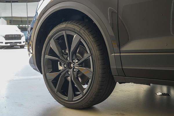 2025 Volkswagen T-Roc 140TSI R-Line D11