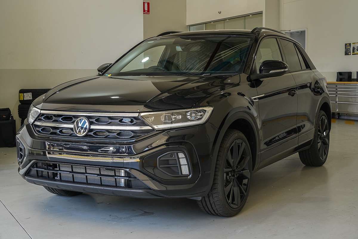 2025 Volkswagen T-Roc 140TSI R-Line D11