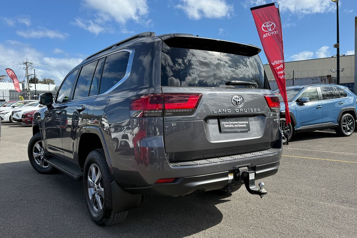 2023 Toyota Landcruiser Sahara FJA300R