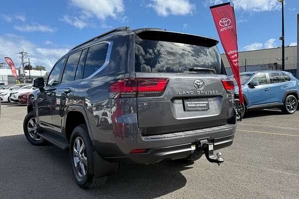 2023 Toyota Landcruiser Sahara FJA300R