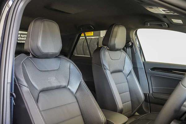 2025 Volkswagen T-Roc 140TSI R-Line D11