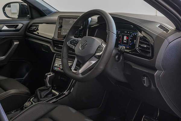 2025 Volkswagen T-Roc 140TSI R-Line D11