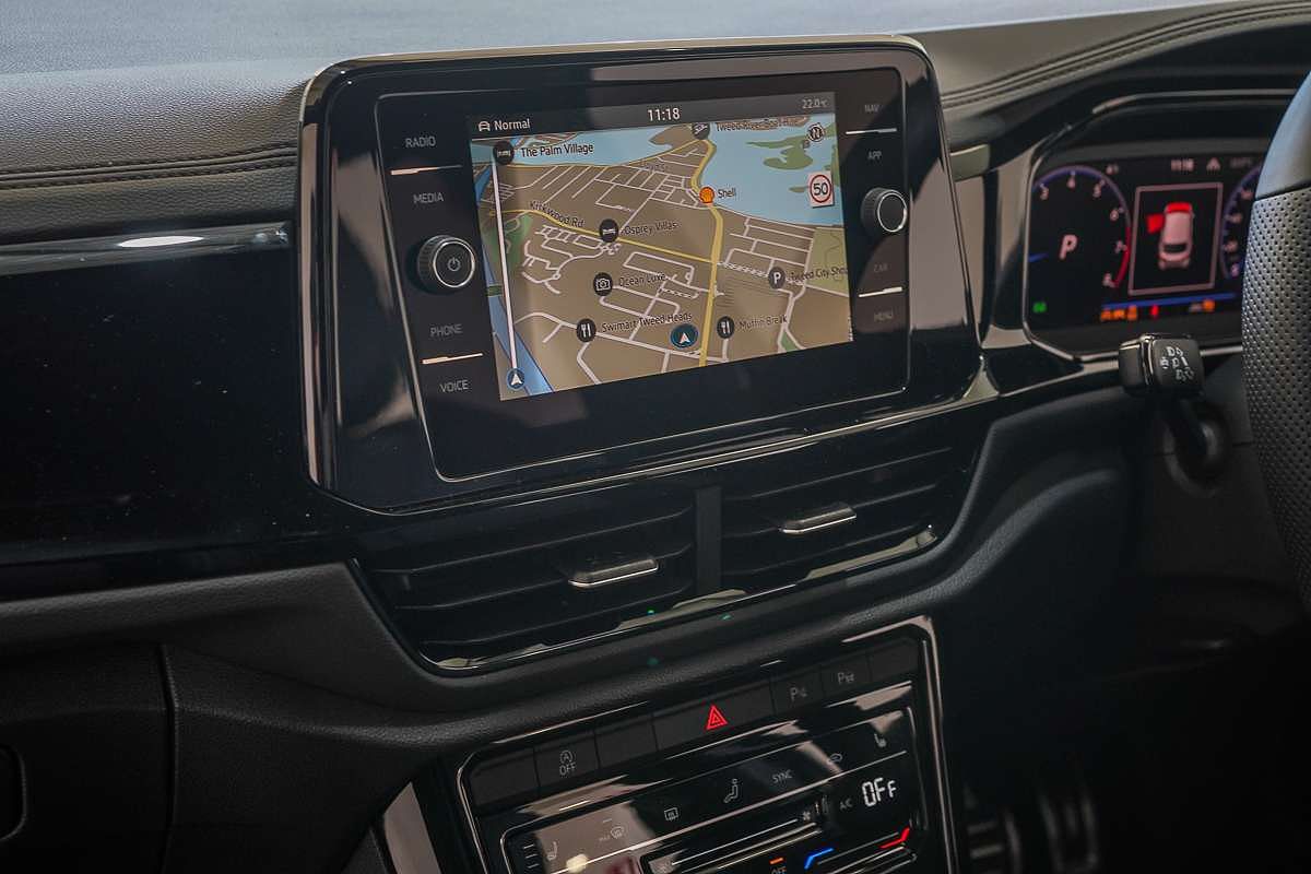 2025 Volkswagen T-Roc 140TSI R-Line D11