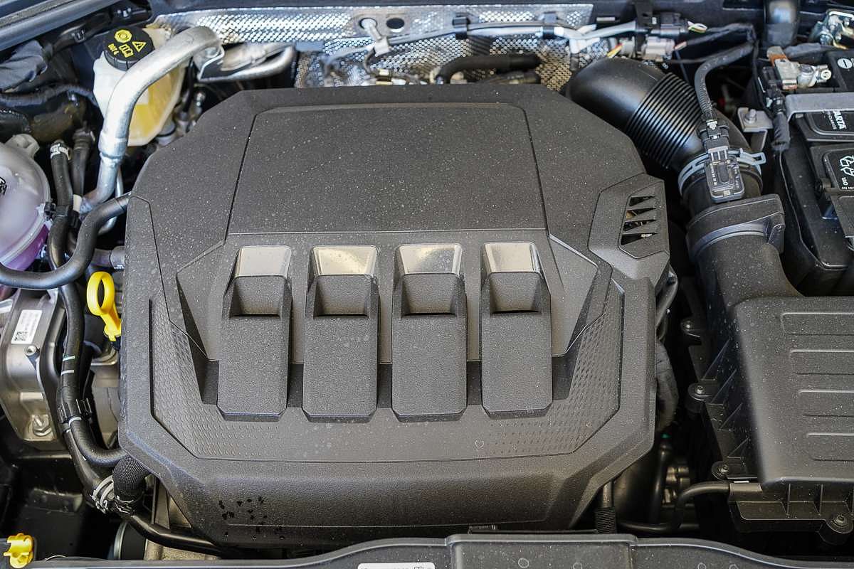 2025 Volkswagen T-Roc 140TSI R-Line D11