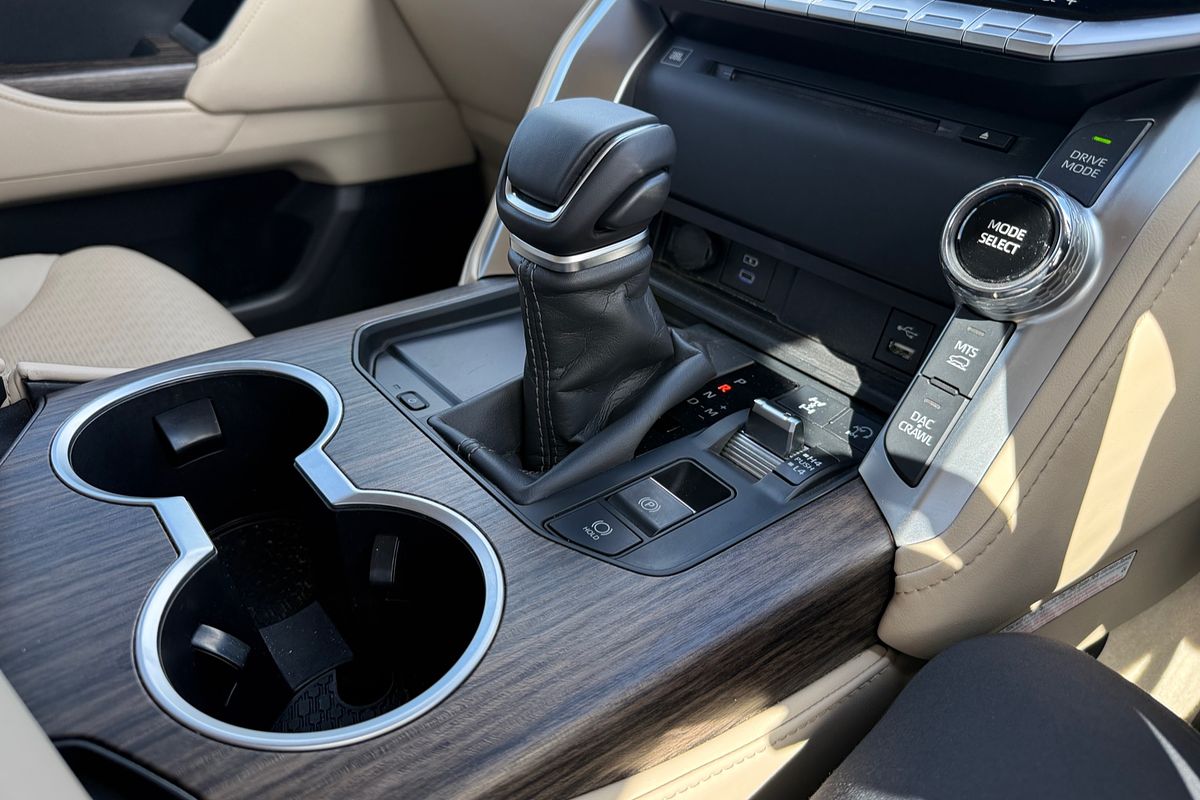 2023 Toyota Landcruiser Sahara FJA300R