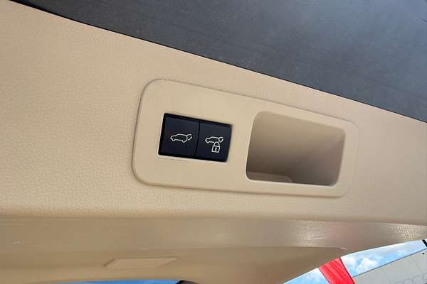 2023 Toyota Landcruiser Sahara FJA300R