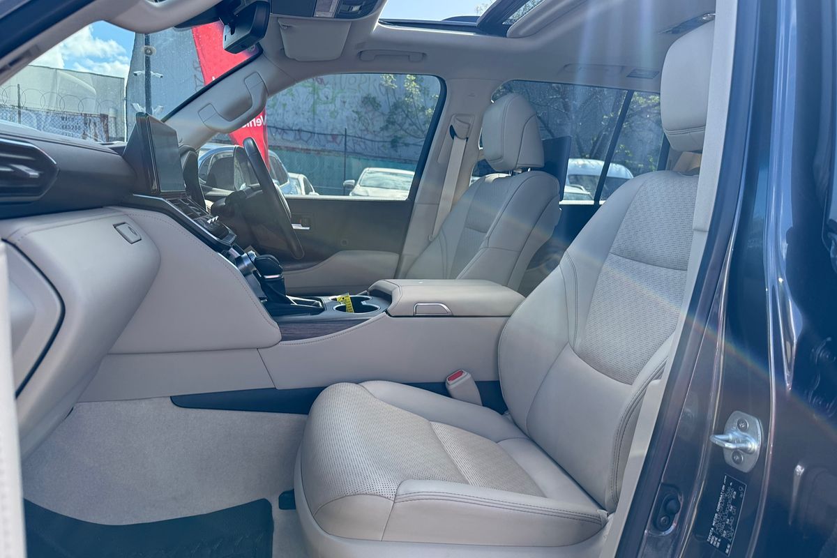 2023 Toyota Landcruiser Sahara FJA300R