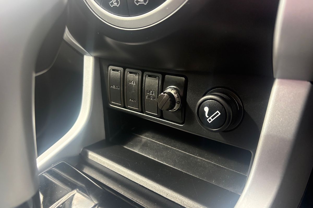 2021 Isuzu MU-X LS-T