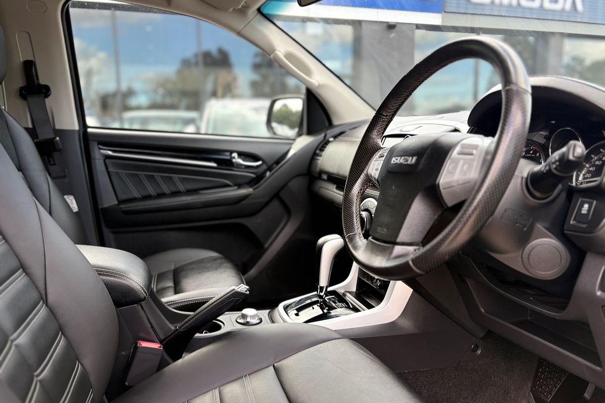 2021 Isuzu MU-X LS-T
