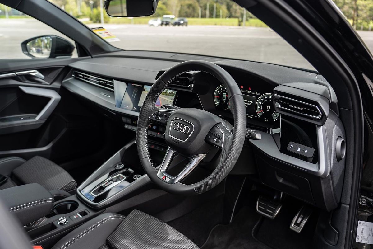 2025 Audi A3 35 TFSI S line GY