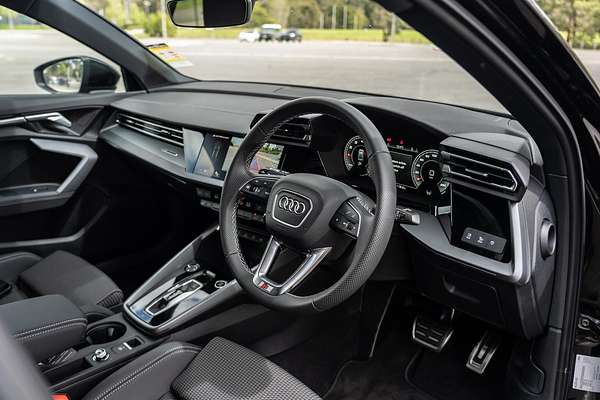 2025 Audi A3 35 TFSI S line GY