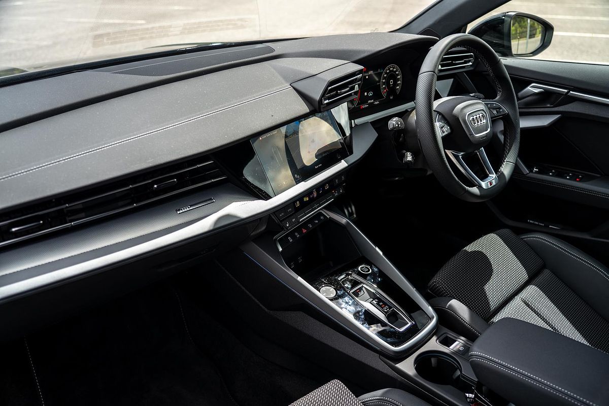 2025 Audi A3 35 TFSI S line GY