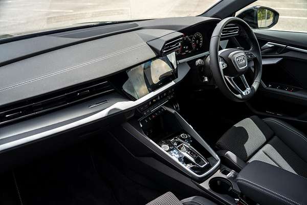 2025 Audi A3 35 TFSI S line GY