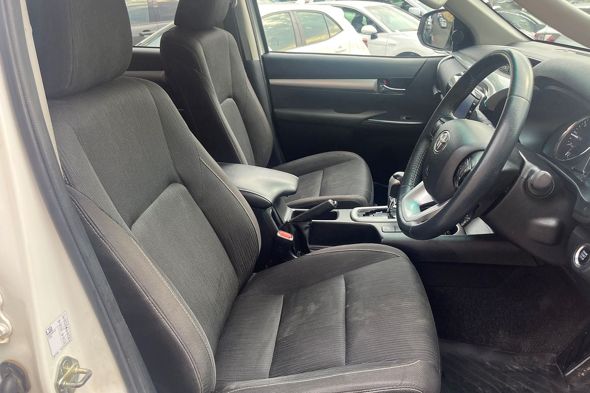 2022 Toyota Hilux SR5 GUN126R