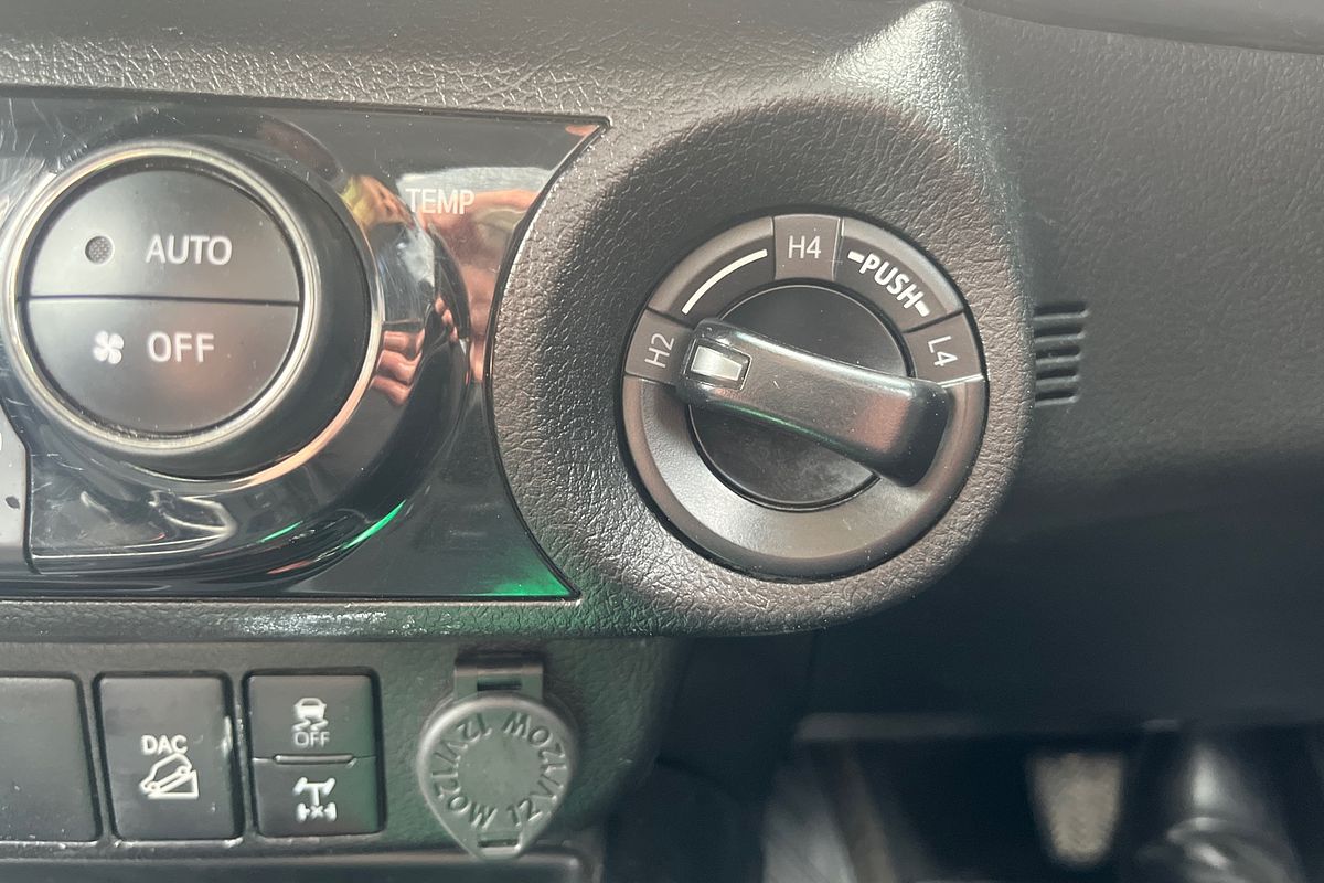 2022 Toyota Hilux SR5 GUN126R