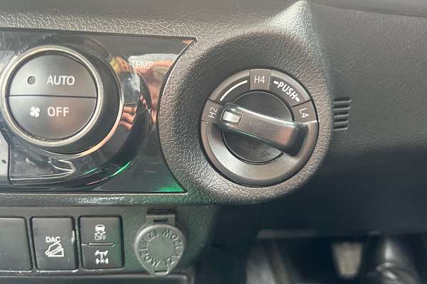 2022 Toyota Hilux SR5 GUN126R
