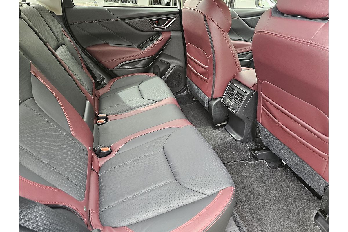 2025 Subaru Forester STI Sport S5