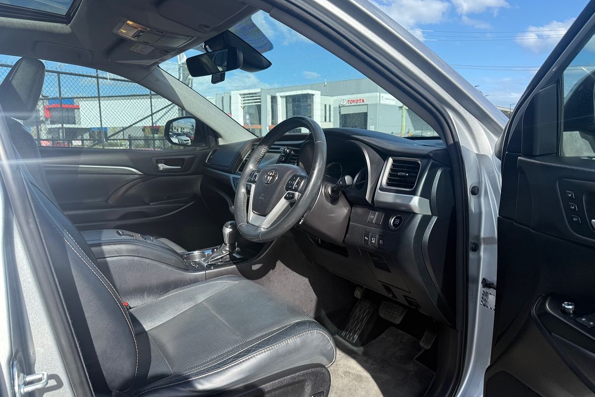 2017 Toyota Kluger Grande GSU50R