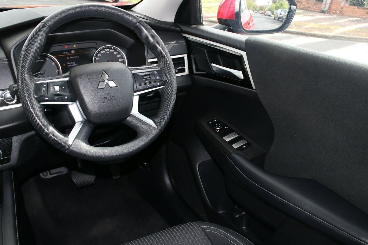 2022 Mitsubishi Outlander ES ZM