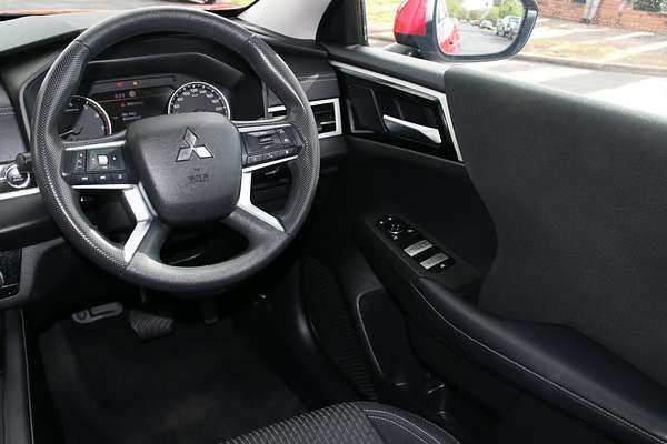 2022 Mitsubishi Outlander ES ZM