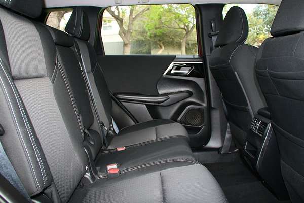 2022 Mitsubishi Outlander ES ZM