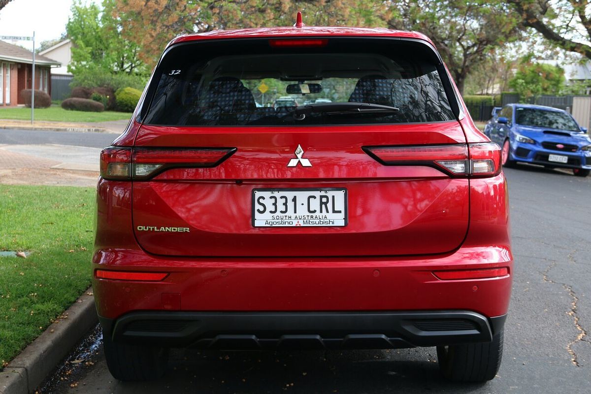 2022 Mitsubishi Outlander ES ZM