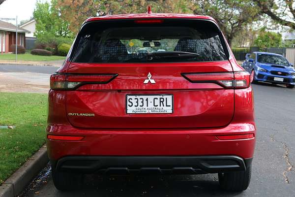 2022 Mitsubishi Outlander ES ZM